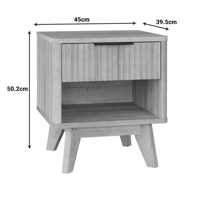 Модерно, естетско и уникатно ноќно комодинче Bed Side Table Sela во природна нијанса на дрво со мазна површина, практична фиока и стабилна паметна архитектура