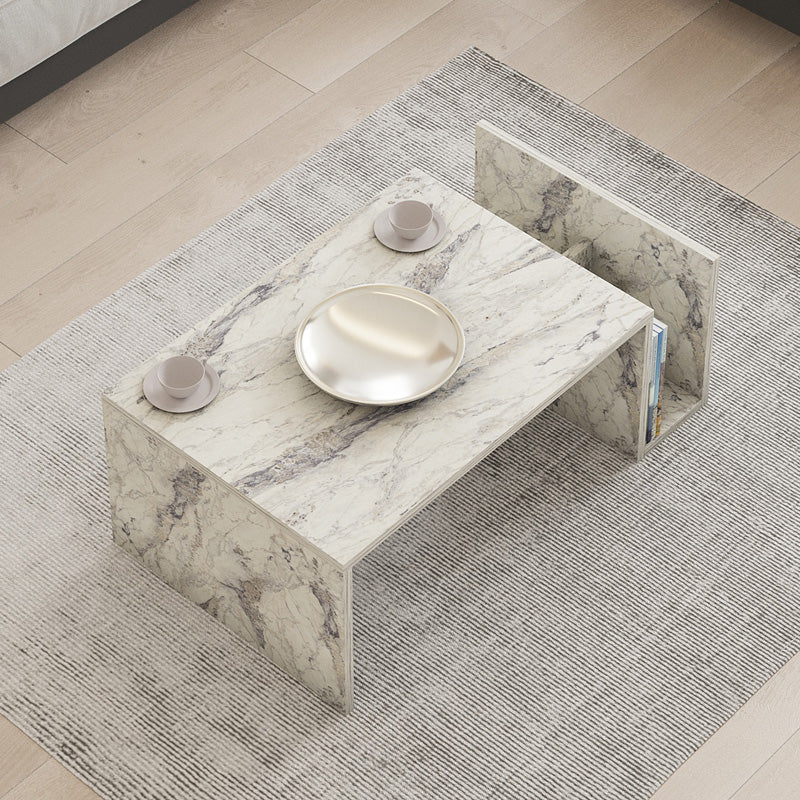 Модерна правоаголна ниска клуб маса Coffee table Xener со софистицирана површина со висок сјај и шари на премиум бел и сив мермер