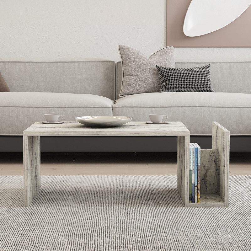 Модерна правоаголна ниска клуб маса Coffee table Xener со софистицирана површина со висок сјај и шари на премиум бел и сив мермер