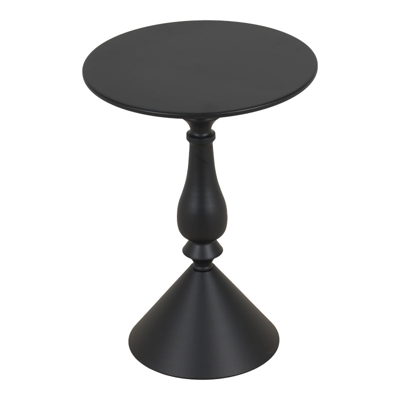 Модерна тркалезна странична масичка Side Table Vedare изработена од цврст структурен метал во мат црна боја, со паметна геометриска основа и тенок лоунџ профил