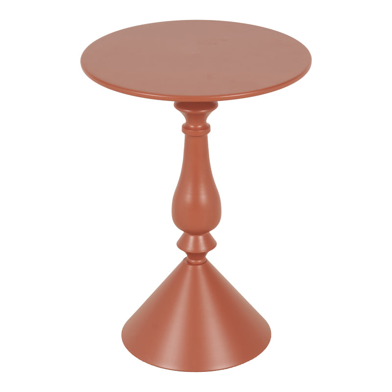Модерна тркалезна странична масичка Side Table Vedaux изработена од цврст структурен метал во топла земјена теракота боја, со паметна геометриска основа и тенок лоунџ профил