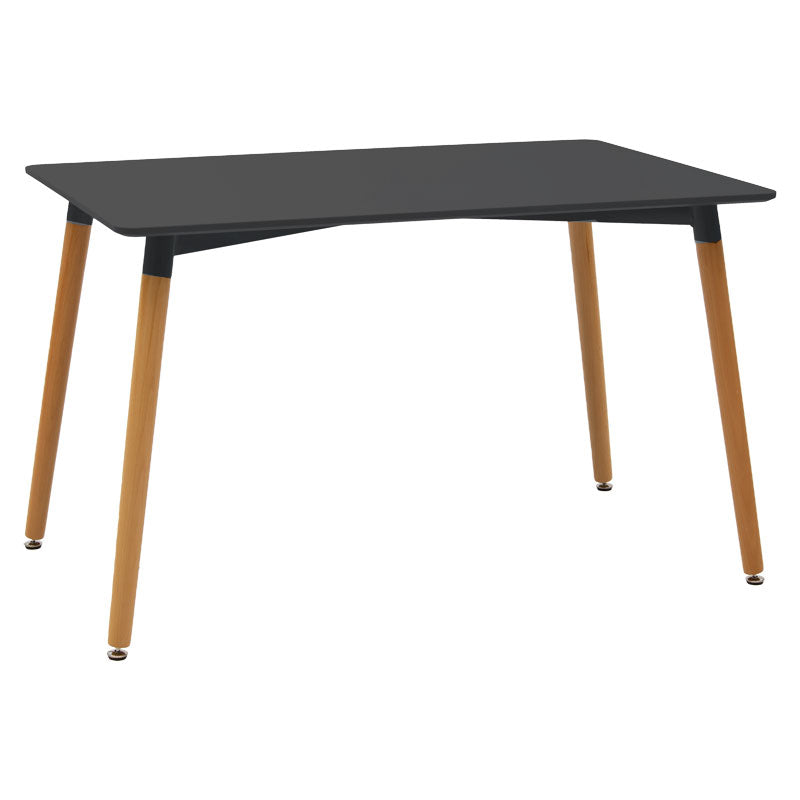 Комплетен трпезариски сет од 5 парчиња Dining Table Waric со елегантна мат црна правоаголна маса и четири усогласени лоунџ столици со засилени дрвени ногарки во натур боја