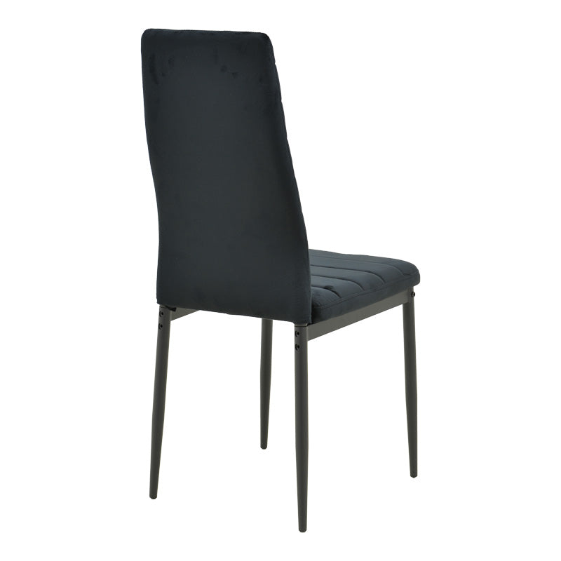 Модерен трпезариски лоунџ стол Chair West обложен со софистицирано меко црно кадифе, поддржан со цврсти засилени метални ногарки во мат црна боја