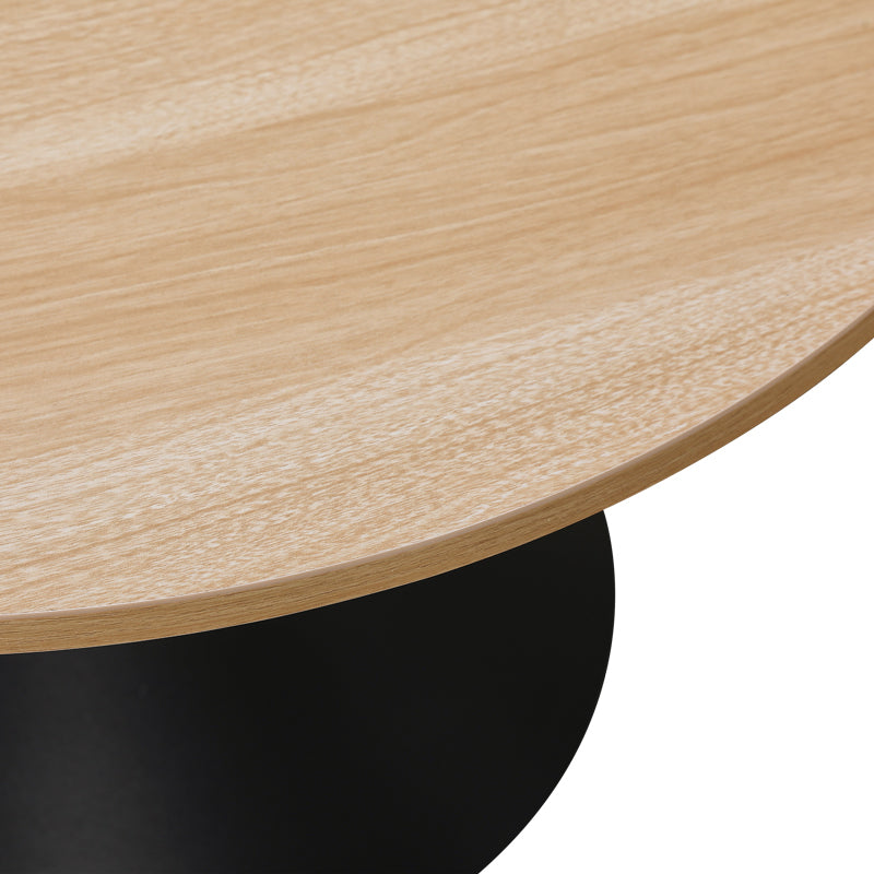 Модерен лоунџ сет Coffee Table Vedain од две тркалезни клуб масички со различна висина, со цврсти метални црни бази и горни плочи во природен натур дрво декор