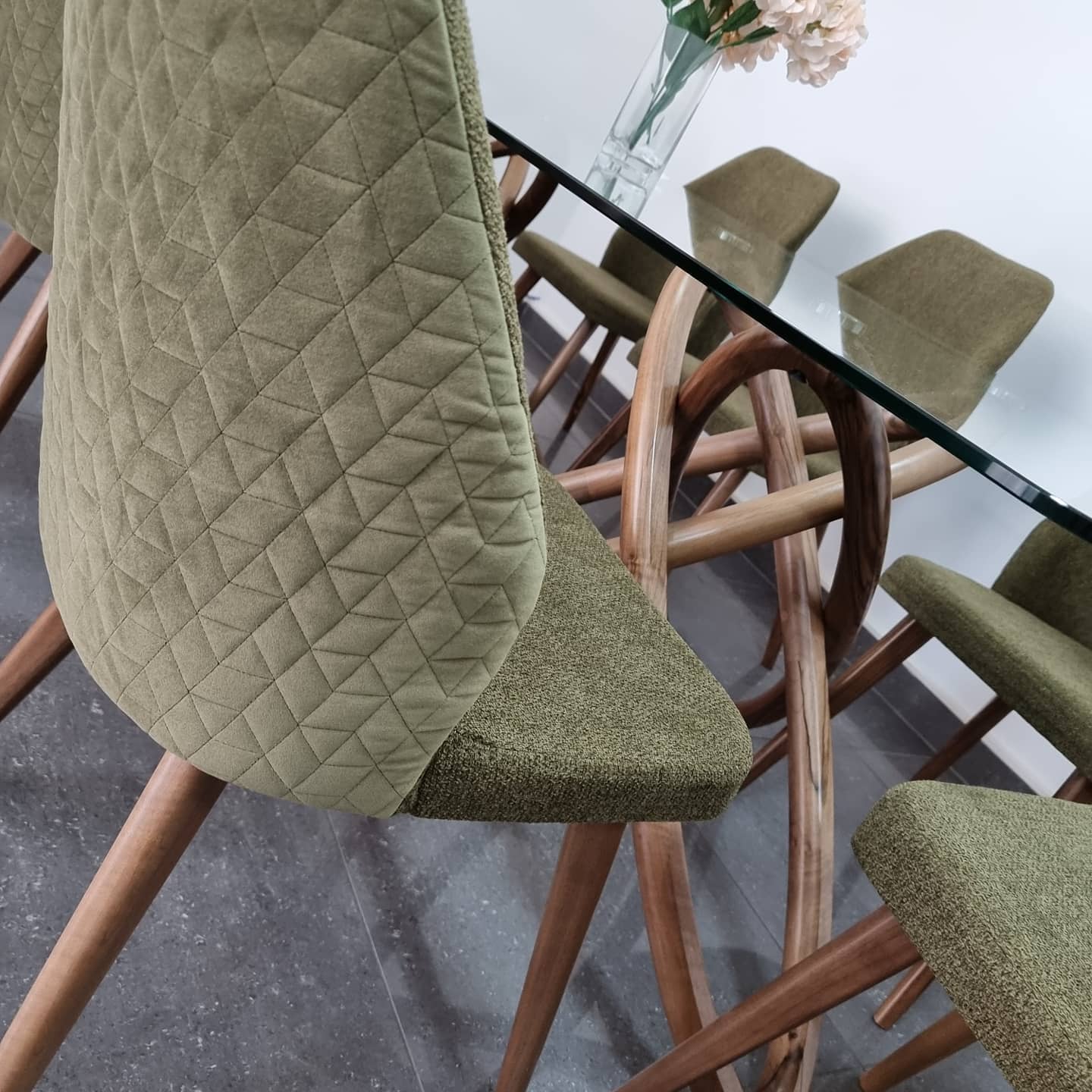 Walnut Table glass /
Трпезариска маса Елиф (два стубови - дупла) / Trpezariska masa -dupla Elfi / Dinning Table Elif Duo / Jedilna miza dupla Elif