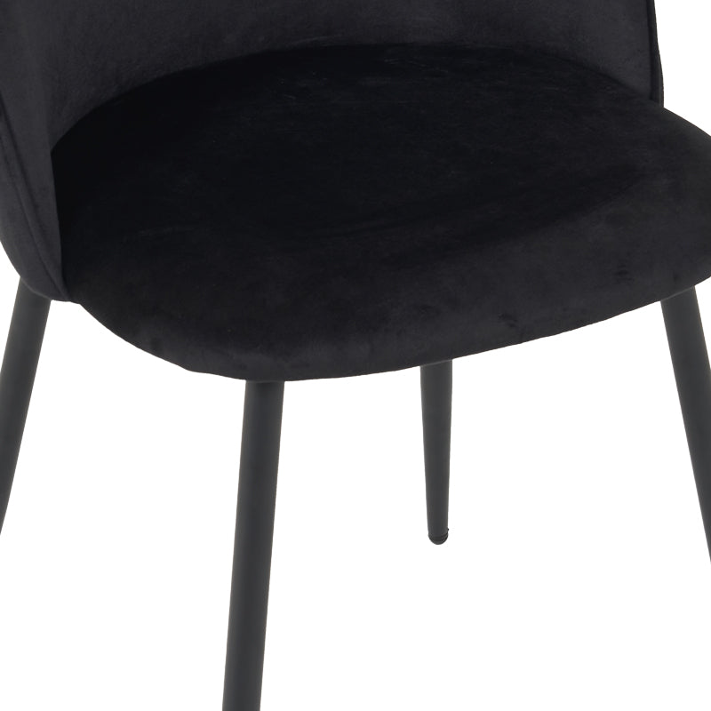 Модерна елегантна трпезариска столица Chair Walnut тапацирана со меко мат црно кадифе, со витки и засилени црни метални ногарки во минималистички стил