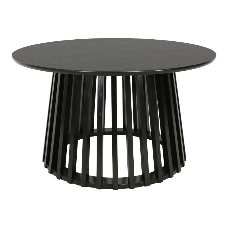 Модерна минималистичка клуб маса за кафе Coffee Table Wedgeic со кружна плоча од зајакнат мат црн медијапан и ниска, стабилна геометриска лоунџ основа