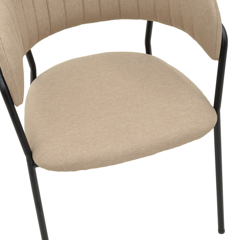 Модерна трпезариска лоунџ столица Chair Xenor тапацирана во квалитетна беж ткаенина со елегантни и цврсти црни метални ногарки