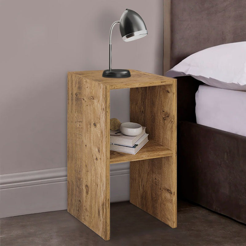 Модерно компактно ноќно орманче Bedside table Xavic во топла натур оук нијанса со паметни отворени кубични полици за спална соба