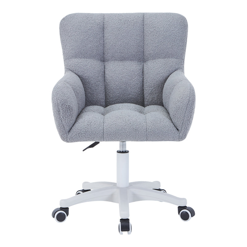 Модерна ергономска канцелариска и козметичка столица Office chair Xenoar тапацирана во луксузно меко сиво теди крзно со хромирана база на тркала