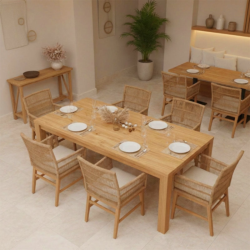 Модерен и луксузен трпезариски сет Dining table Xenoda од голема правоаголна маса со топол дрвен декор и шест тапацирани беж столови
